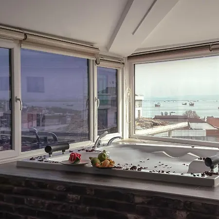 Jakuzili Adalar Manzarali Ultra Luex Loft * Isztambul